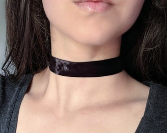 Black Gothic Choker Velvet Stretch Alternative 90s Jewelry E Girl Emo Punk Accessories Grunge Minimalist Necklace