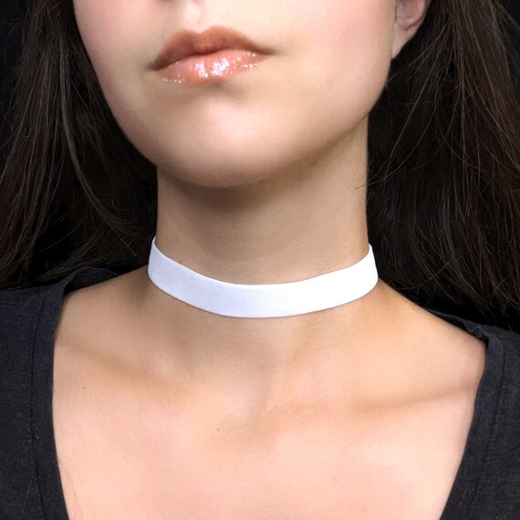 White Choker Velvet Necklace, Bridal Choker, White Velvet Victorian  Necklace, Angelcore Jewelry, Coquette Sweet Lolita