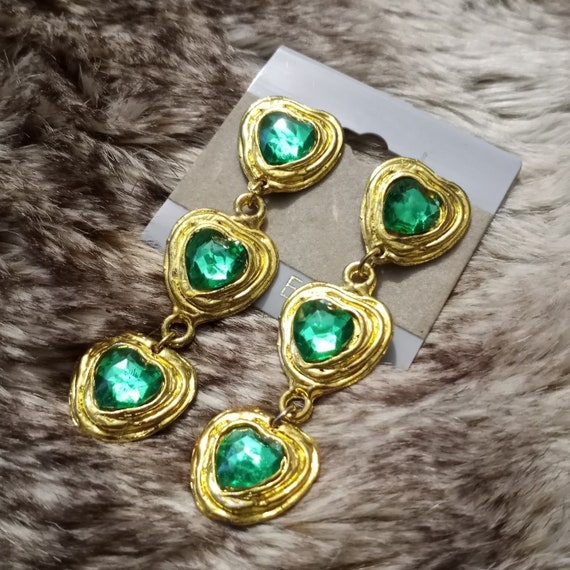 NOS VTG Green Heart Dangle Earrings Gold Tone Spa… - image 1