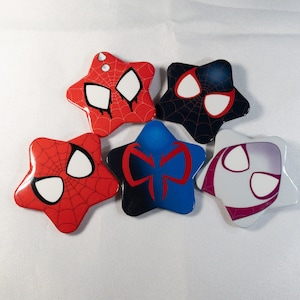 2.2&quot; Spiderman Star Shaped Button Pins