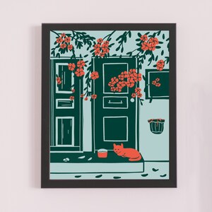 Może przedstawiać: Ilustracja w ramie przedstawiająca dom z zielonymi drzwiami i kotem siedzącym na werandzie. Dom otoczony jest winoroślą z pomarańczowymi kwiatami.