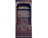 1980s ETHAN ALLEN Georgian Court Chippendale Cherry Bookcase Etagere 11-9212