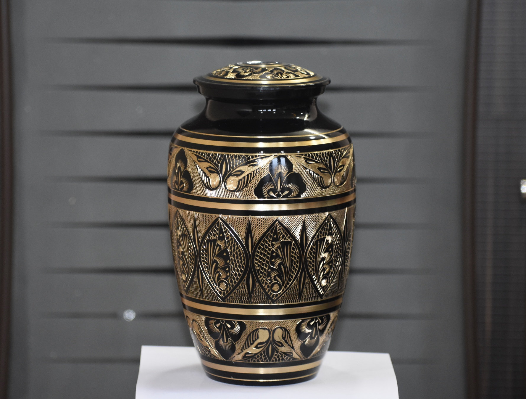 Urns For Ashes Adult Black Beauty Large Funeral Urn For Ashes Etsy Uk