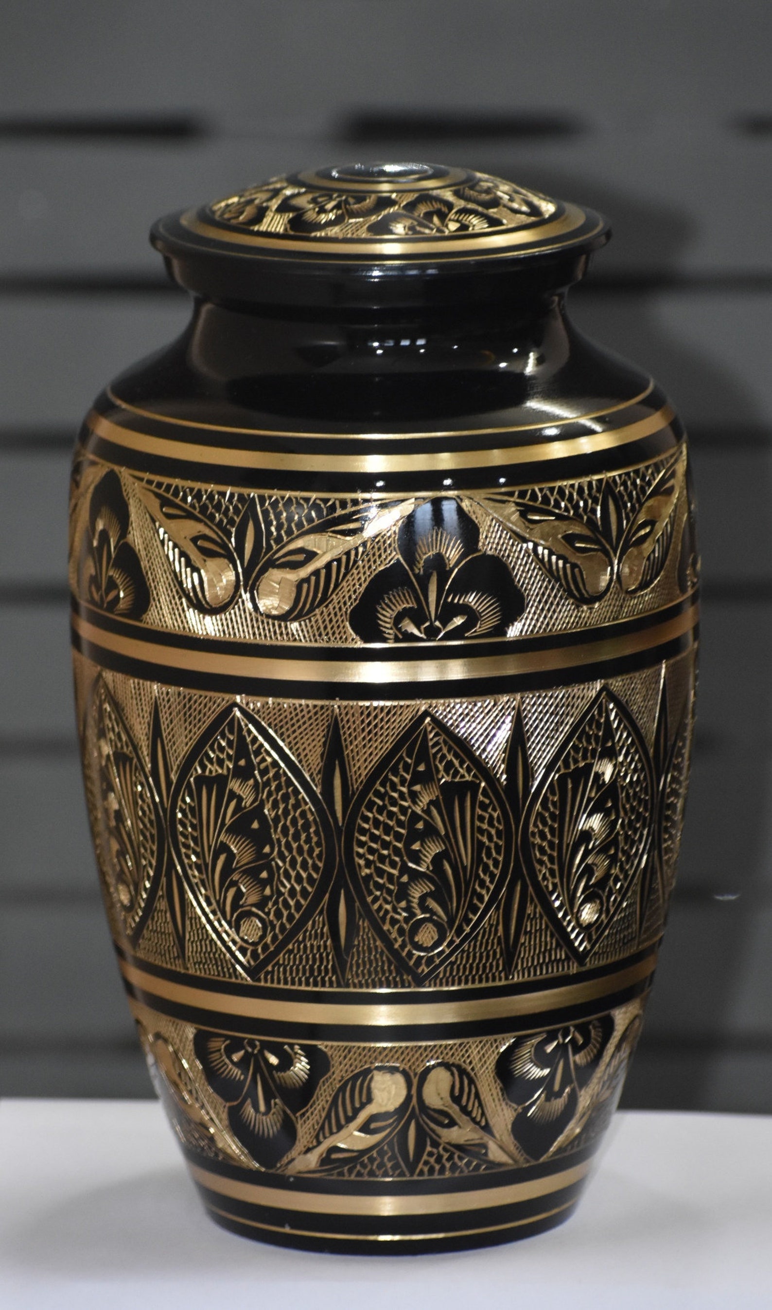 Urns for Ashes Adult Black Beauty Large Funeral Urn for Ashes of Loved