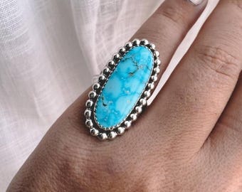 Anel longo turquesa com detalhes de contas Native Made