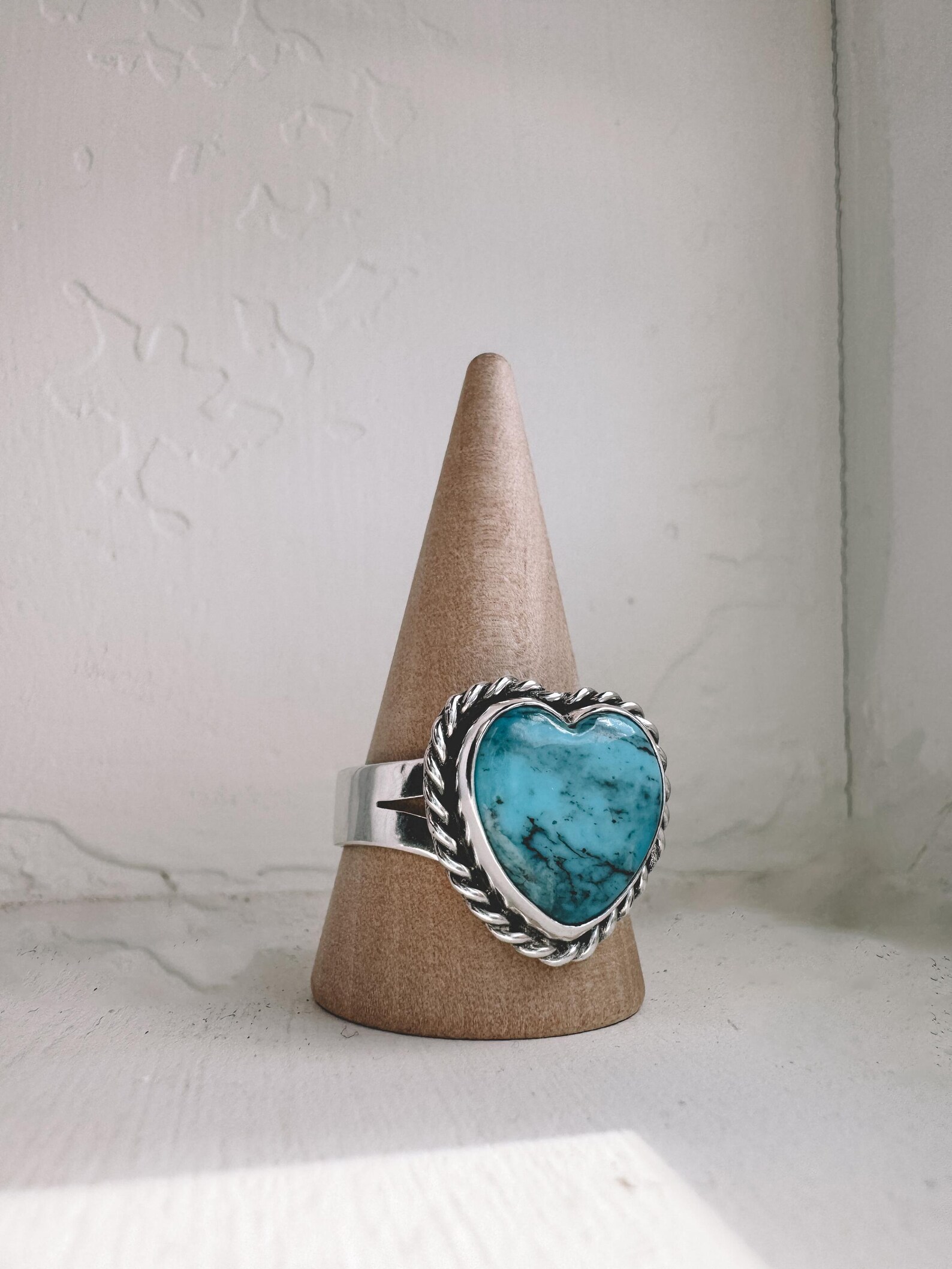 Oval Turquoise with Rope Edge Ring