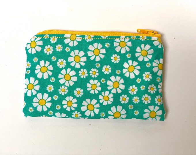 Coin Purse With Daisy on Green Print, Zipper Pouch, Small Cute Coin