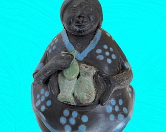 Vintage Chulucanas Peru Clay Folk Art Pottery Woman Figurine