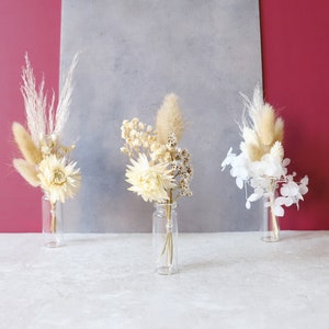 Mini Trockenblumenstrauß in weiß & beige - Kleiner Blumenstrauß als Geschenk - Boho Strauß mit Vase
