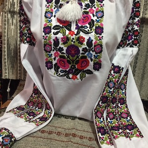 Vyshyvanka Woman – Ukrainian blouse, Vyshyvanka blouse, Vyshyvanka dress, Ukrainian dress