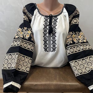 Linen peasant blouse with Ukrainian embroidery - Gutsulic style