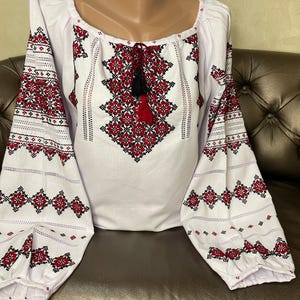 Traditionelle Vyshyvanka Frau - Ukrainische Bluse, Vyshyvanka Bluse, Vyshyvanka Kleid, Ukrainisches Kleid
