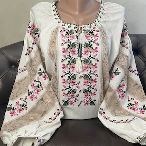 Modern Vyshyvanka Woman – Ukrainian blouse with little pink flowers