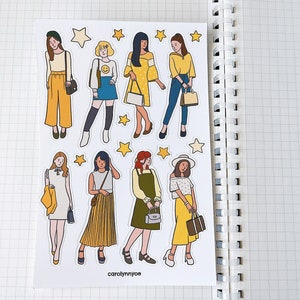 Foglio di adesivi con outfit giallo alla moda // lookbook estivo per ragazze carine ed estetiche per bullet journal, planner, album, posta ordinaria