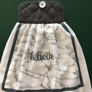 Serviette de vaisselle de polyester supérieure de potholder avec le bouton