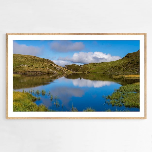 Berglandschaftsfotografie: Lac D'Aygue Rouye im Campan-Tal, Pyrenäen – Gerahmte Wohnzimmer-Wandkunst – Geschenk für