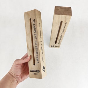 Solid oak trophy decorated with UV print, personalized eco friendly award for best employee, corporate trophy for award ceremony