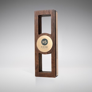 Elegante trofeo de roble macizo con grabado personalizado, premio de roble personalizado, trofeo único y elegante, trofeo para honores y reconocimiento