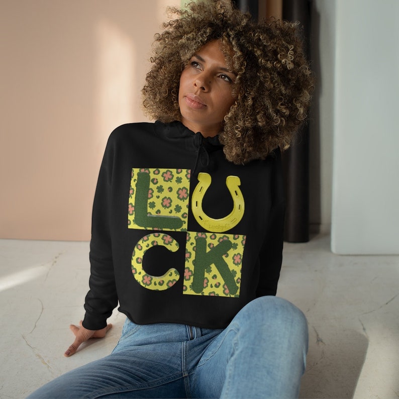 Lucky Crop Hoodie St Patrick/'s Day Party Goer Outfit Loose Bottom Hem Sweatshirt Horseshoe Print Idea Luck Hoodie