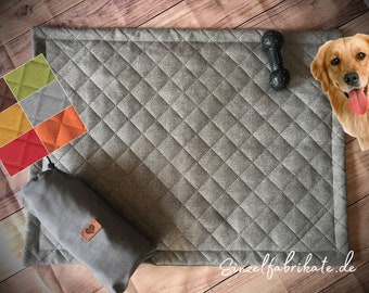 Ultra-light, high-quality dog blanket to go for on the go, waterproof and PERSONALIZED - washable at 60 degrees, the perfect outdoor blanket