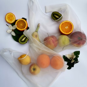 Reusable Produce Bags, Waste free net bag, Lightweight eco-friendly mesh vegetable bag for packaging groceries, Tulle bag, Transparent bag.