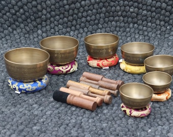 Impresionante juego de 7 cuencos tibetanos grabados con mantra, cuencos tibetanos hechos a mano para meditación, yoga, melodía de profunda resonancia para relajación