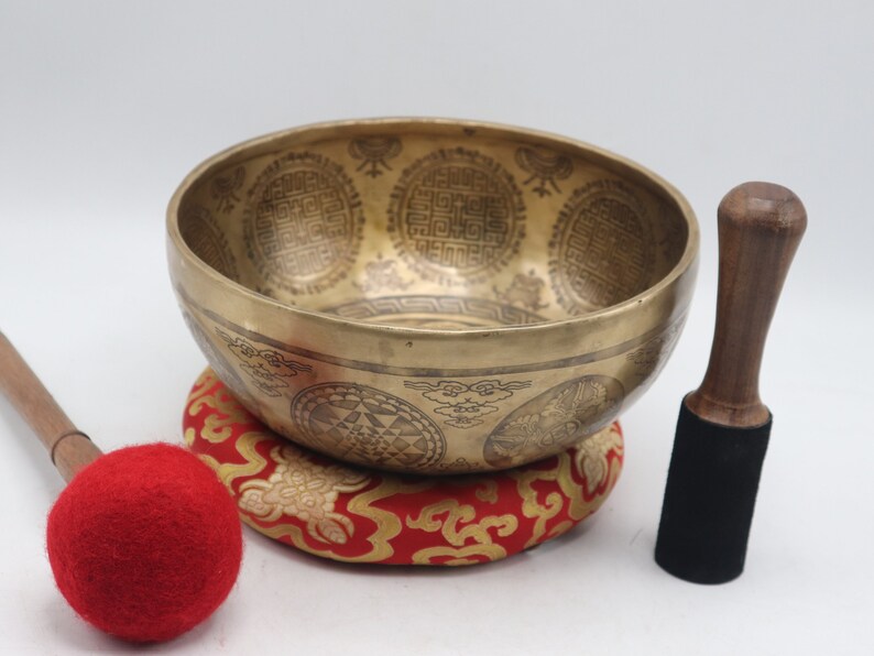 Tibetan singing bowl handmade in Nepal healing sound therapy yoga bowl for meditation Gorgeous 11 inch Lord Buddha engraved singing bowl