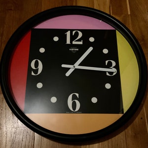 80er Jahre Große Postmodern Memphis Ära italienische Wanduhr signiert Virtime