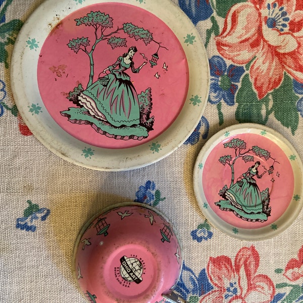 Vintage tin Ohio Art Southern Belle tea-set pieces