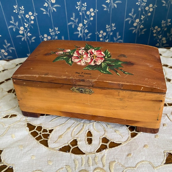 Sweet vintage wooden hinged souvenir wood trinket box from The 7 Caves, Ohio