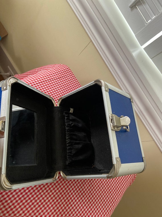 Train case vanity retro - image 2