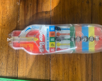vintage 1978 Skor Ball plastic pinball style game in great vintage condition! Great fun color and graphics!