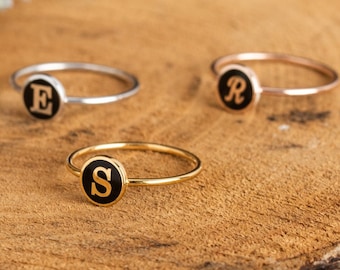 Aangepaste initiaalring: kleine ovale ring, sterlingzilver, goud