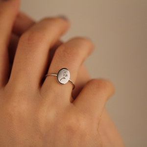 Dainty Flower Ring Custom Signet Ring Bridesmaid Gift Birth Flower Ring Minimalist Ring Summer Jewelry Flower Jewelry image 6