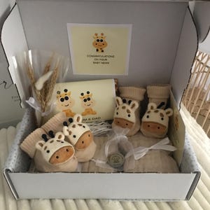 Twin baby gift - Twin gift - Twin Pregnancy gift - Pregnancy news - Twin baby shower gift - New-born twins Gender neutral baby gift