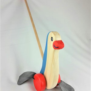 Schiebetier Pinguin blau - Watscheltier zum Laufen lernen, Handgemachtes Holzspielzeug, Massivholz, handgefärbt & bemalt, Farbe speichelecht