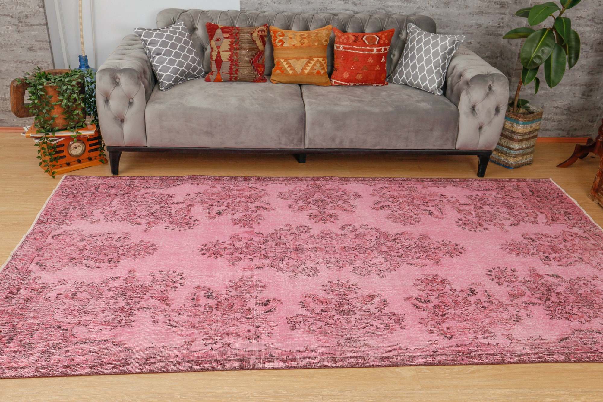Retro Pink Area Rugs, 5'2