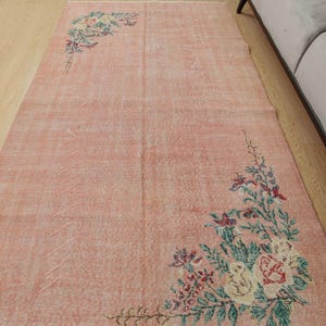 floral minimal rug for kitchen, 4'11" x 8'2" pastel woven carpet for bedroom , 2201044281 image 1