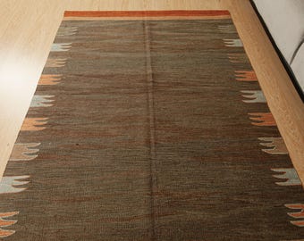 Alfombra kilim minimalista de tonos suaves para entrada, 4'5" x 5'9" Alfombra vintage Oushak 2606203888