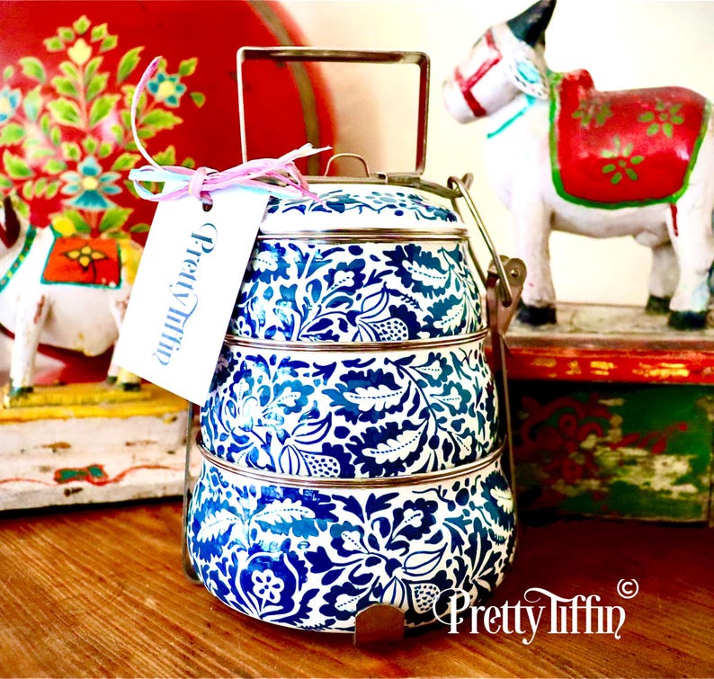 Beautiful lunch box 
Tiffin lunchbox.
Traditional Tiffin 
William morris 
Morris and Co.  
Arts and Crafts 
Sustainable Lunchbox