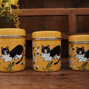 Cat Lover Gift 
Classic Kitchen Canisters 
Kitchen Storage Tins 
Tea, Coffee, Sugar Tins 
Kitchen Caddies