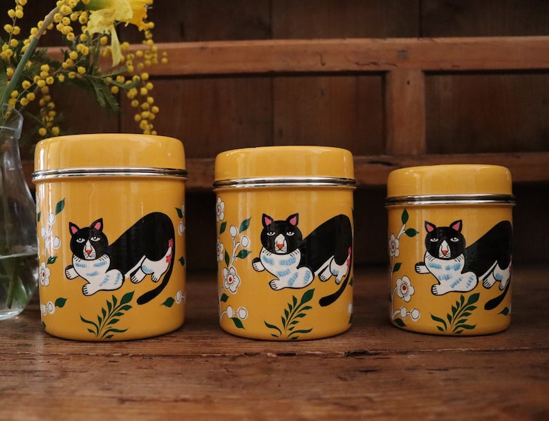 Cat Lover Gift 
Classic Kitchen Canisters 
Kitchen Storage Tins 
Tea, Coffee, Sugar Tins 
Kitchen Caddies