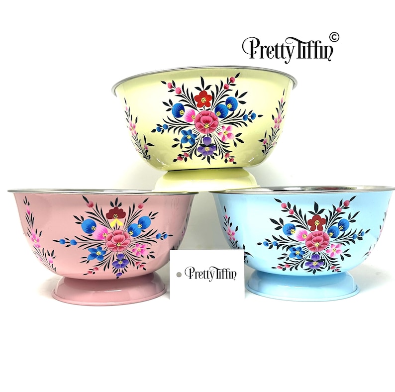 Set of Serving bowls, Salad Bowl set, Picnicware, alfresco dining, Vintage Kitchen accessories,