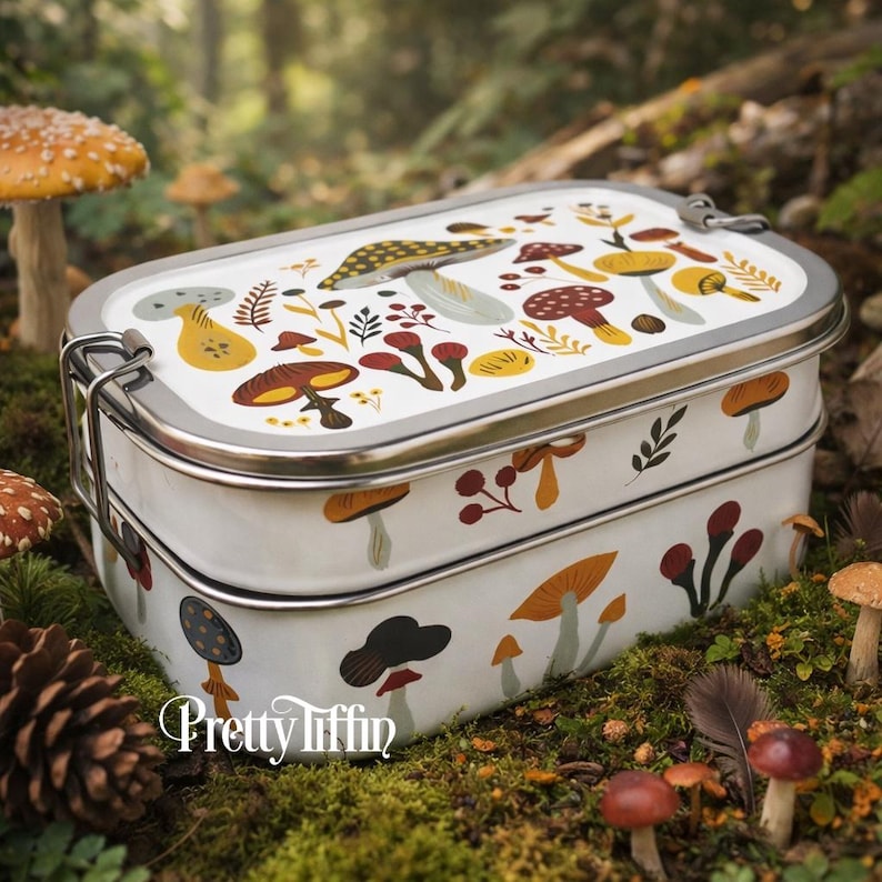 hand painted bento box with wild mushroom design  
Stainles steel bento lunchbox. 
sandwich tin 
metal lunchbox. 
Gift for forager  
Gift for mushroom lover  
Gift for walker