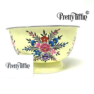 Cream Salad Bowl 
Vintage Kitchen 
Serving bowls