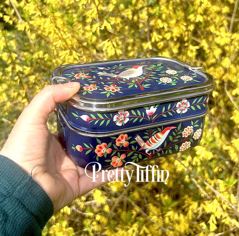 Blue lunchbox 
Enamel bento box. 
Compartment lunchbox