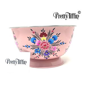 Pink serving bowl  
Salad bowl 
Mixing bowl, 
Vintage serving bowl  
pink kitchen accessories