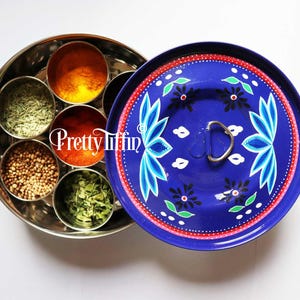 Truck Art spice tin 
PAKISTANI TRUCK ART 
CURRY LOVER GIFT