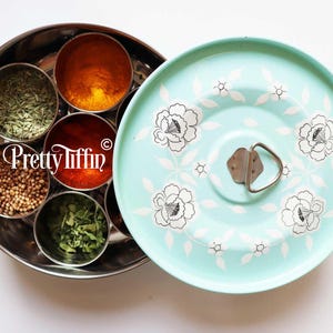 Beautiful hand painted spice box, 
masala box 
Diwali Gift 
SPICE STORAGE 
INDIAN SPICE BOX
