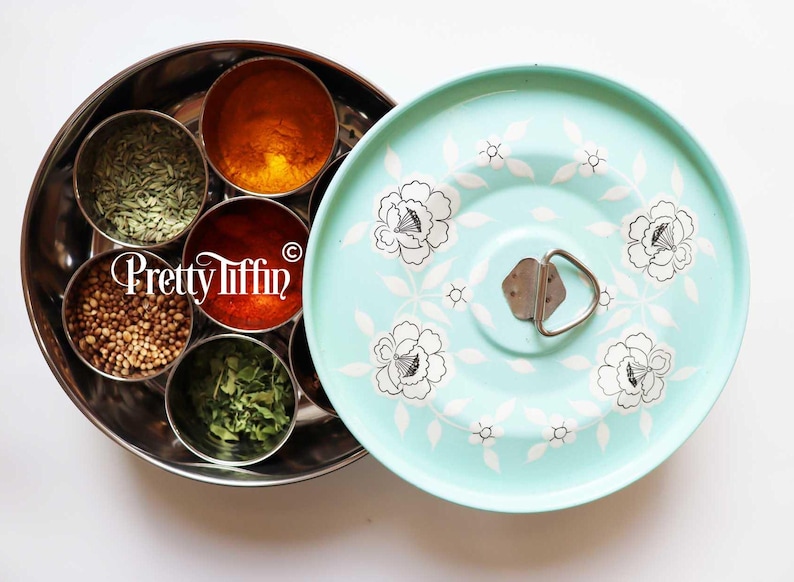Beautiful hand painted spice box, 
masala box 
Diwali Gift 
SPICE STORAGE 
INDIAN SPICE BOX